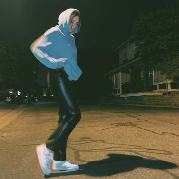 Meet your Posher, Taytum - Picture 1 of 1